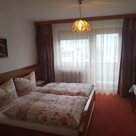 ゲストハウス Haus Gilfert